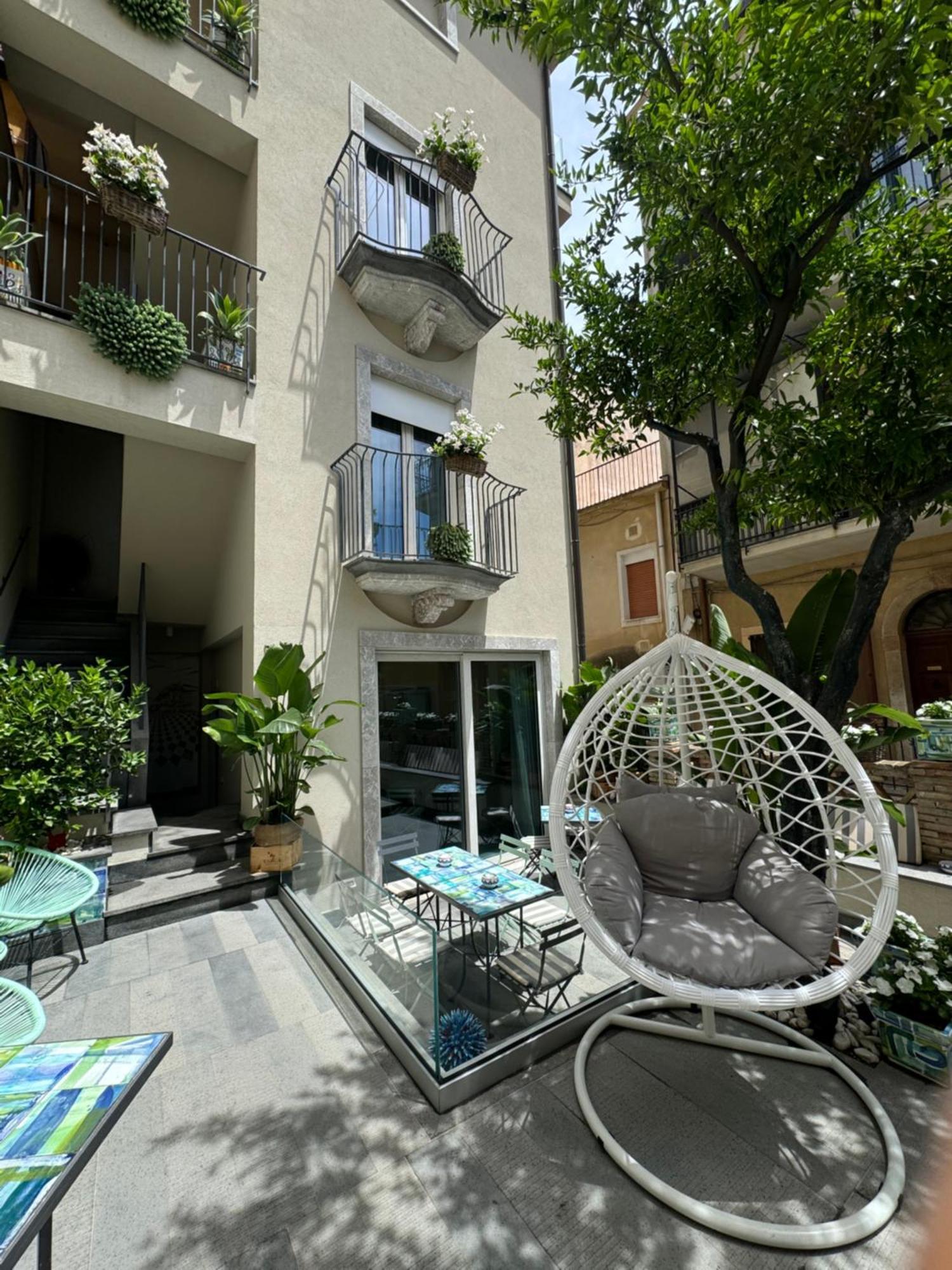 Villa D'Orville Luxury Suites Taormina Exterior foto